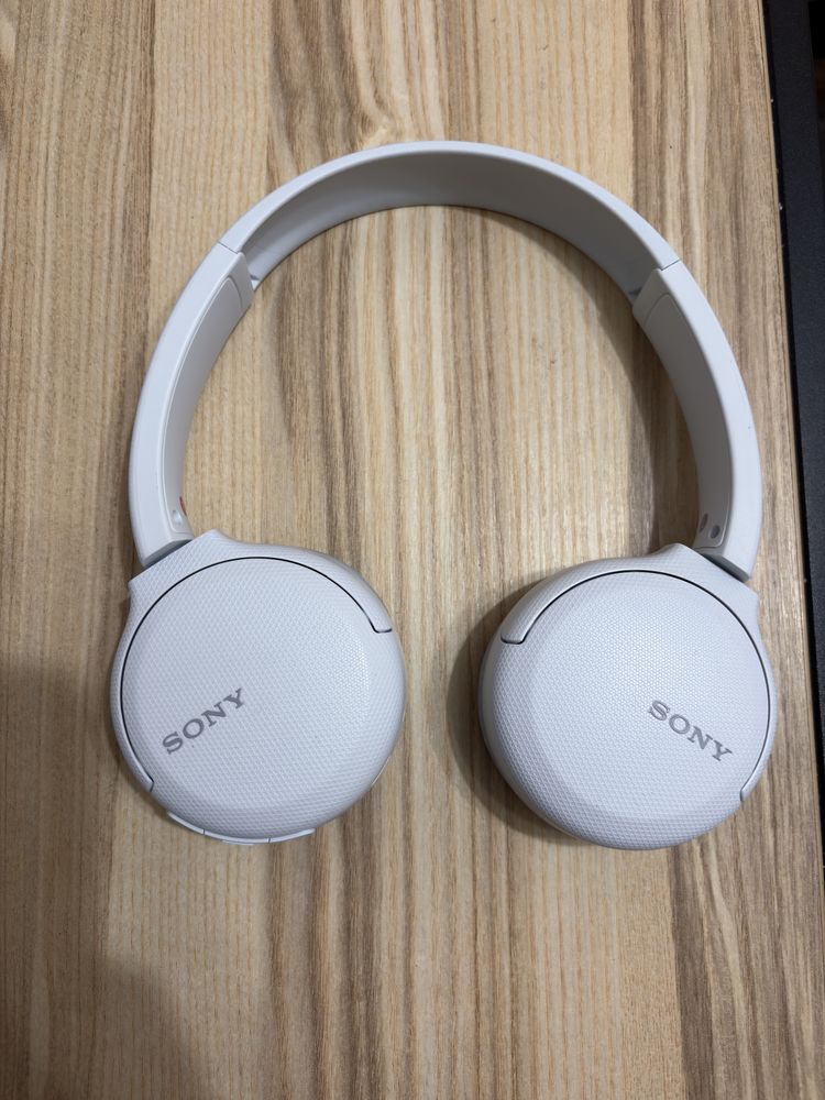 Безжични слушалки SONY WH-CH510