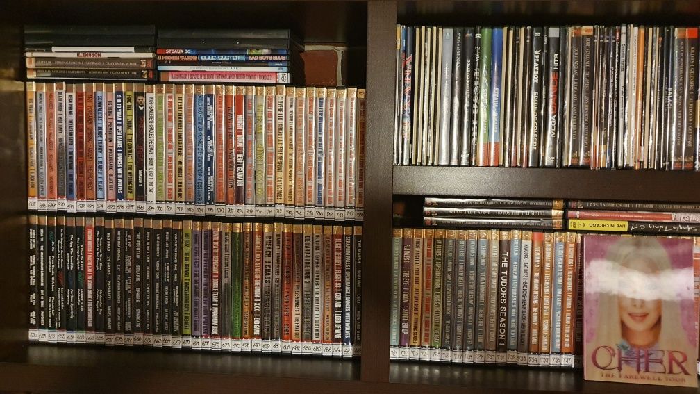 Colectie de DVD-uri - peste 1.300 filme