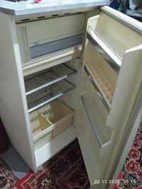 Холодильник сотилади айби йук