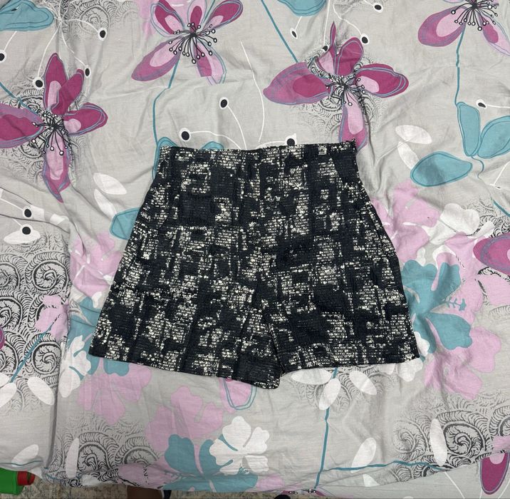 Pantaloni scurti Zara