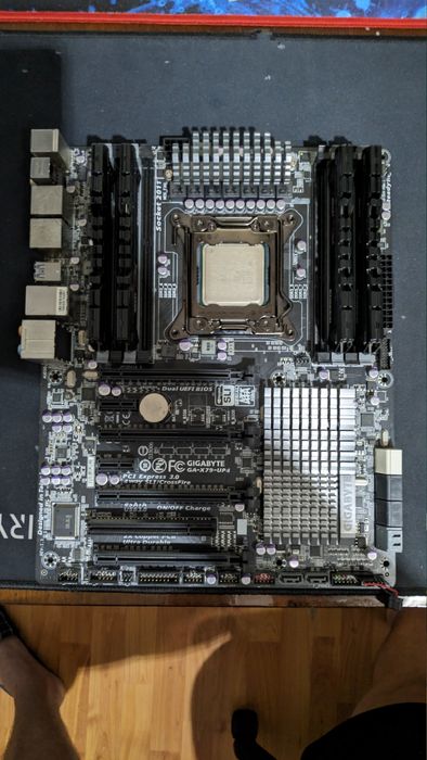 Placă de bază GIGABYTE X79 + i7-3930K + 32GB RAM DDR3