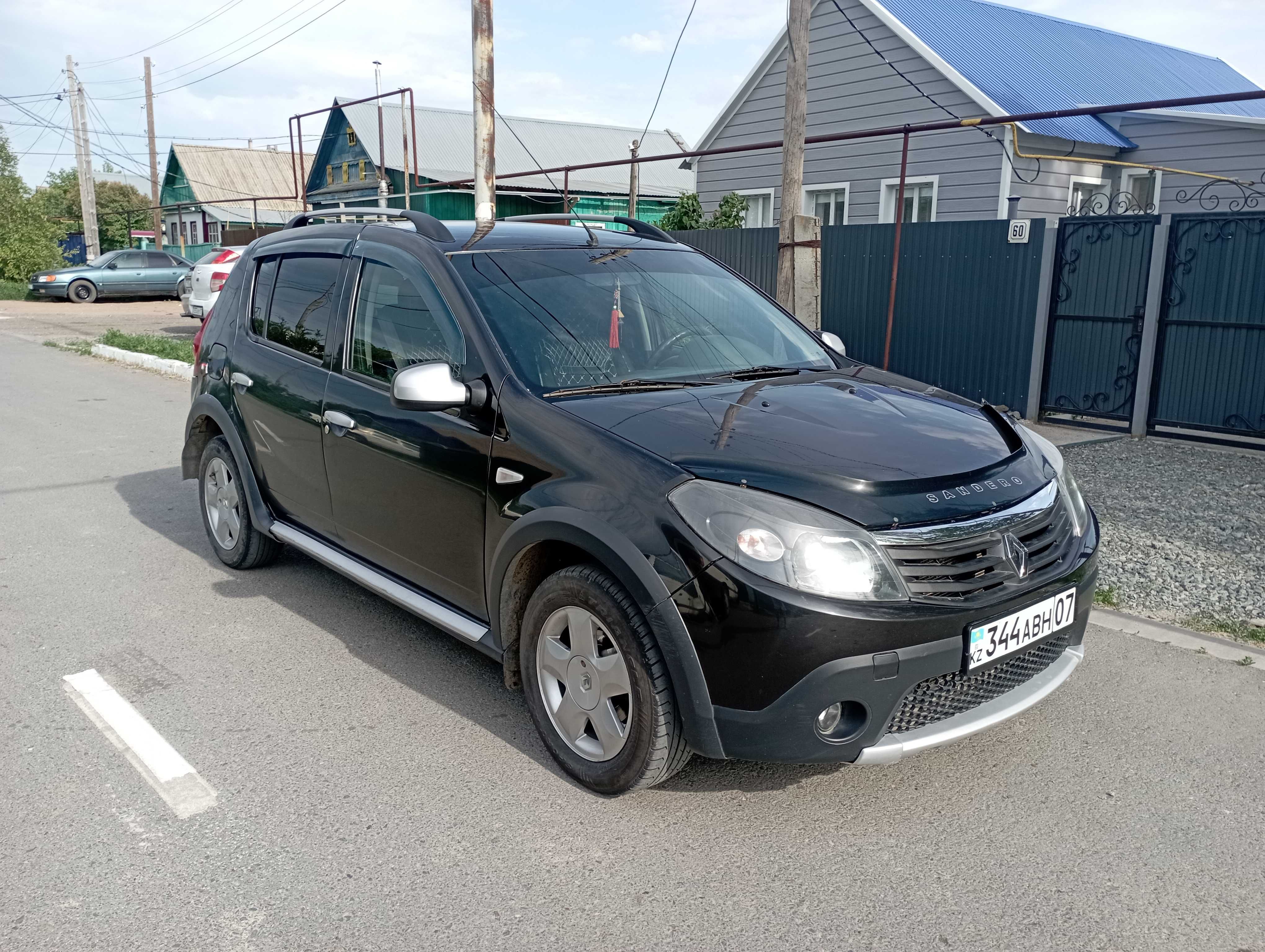 Продается автомашина марки "Renault Sandero Stepway"