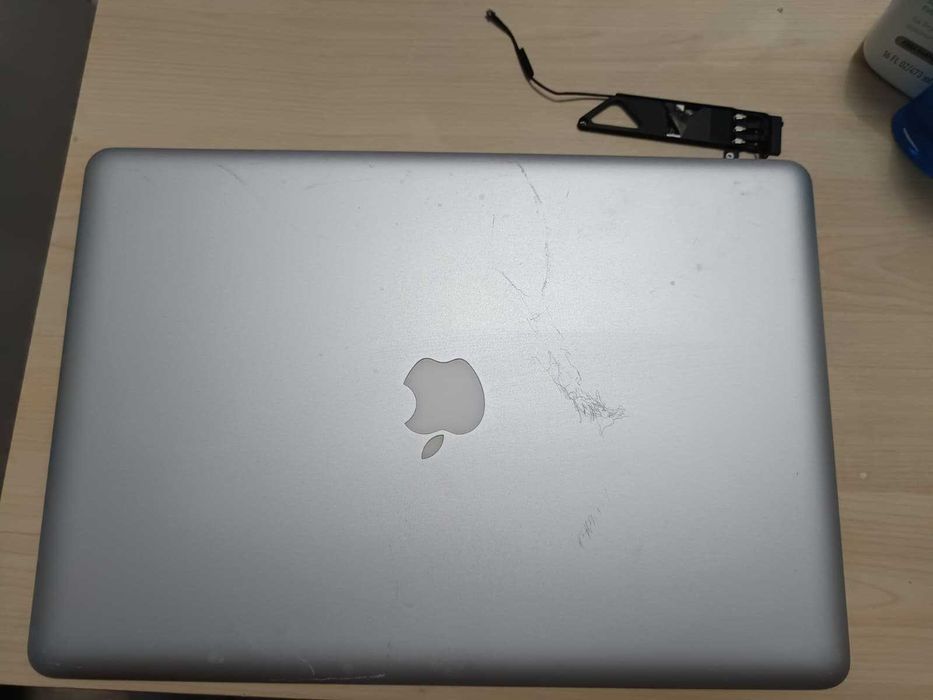 Display Apple MacBook Pro 15" + capac si cabluri