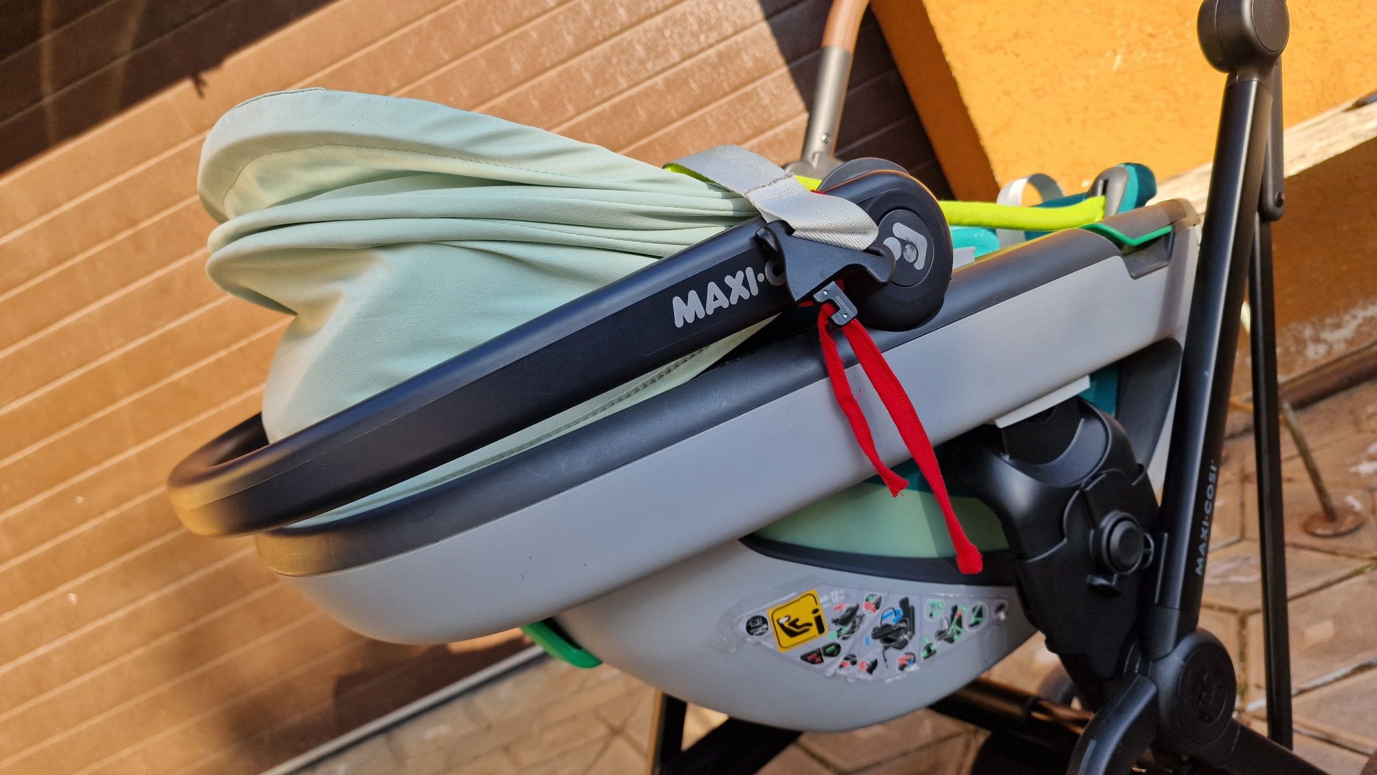Scoica auto Maxi-Cosi Coral 360