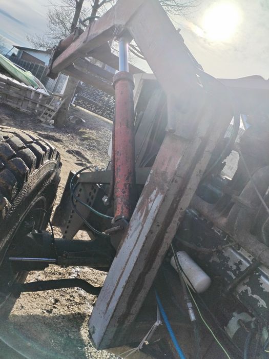 Încărcător frontal vând - schimb