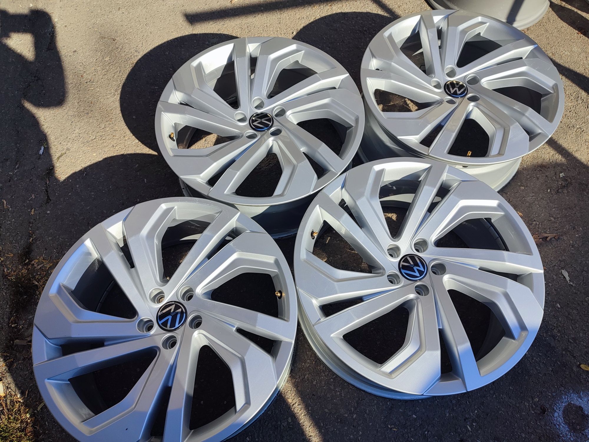 20" оригинални алуминиеви джанти за VW Touareg/Tiguan.