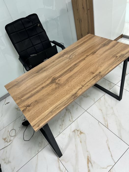 Стол офисный, обеденный