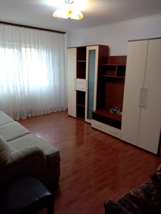 Închiriez apartament Mioveni