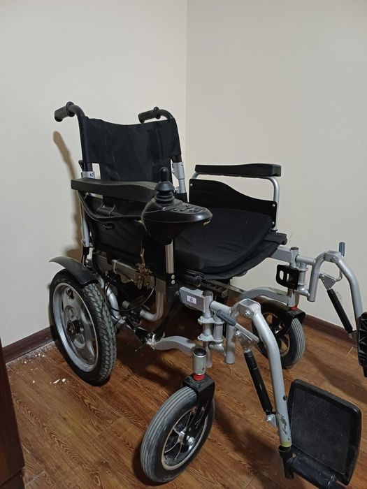 Nogironlar kolyaskasi elektroniy