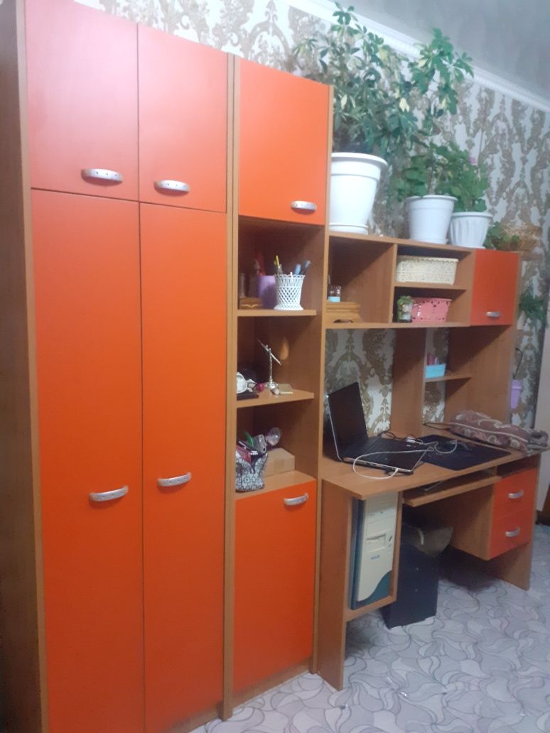 Продам стенку в детскую