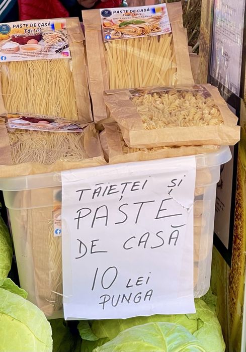 Taietei si paste de casa din faina de grau dur si oua