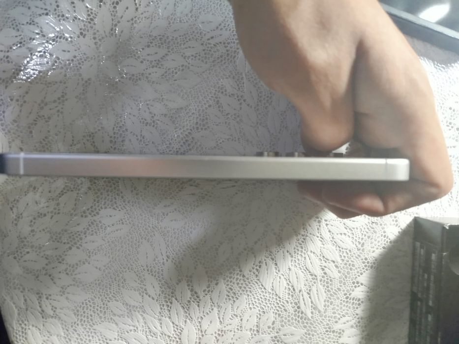 Samsung s24fe 256