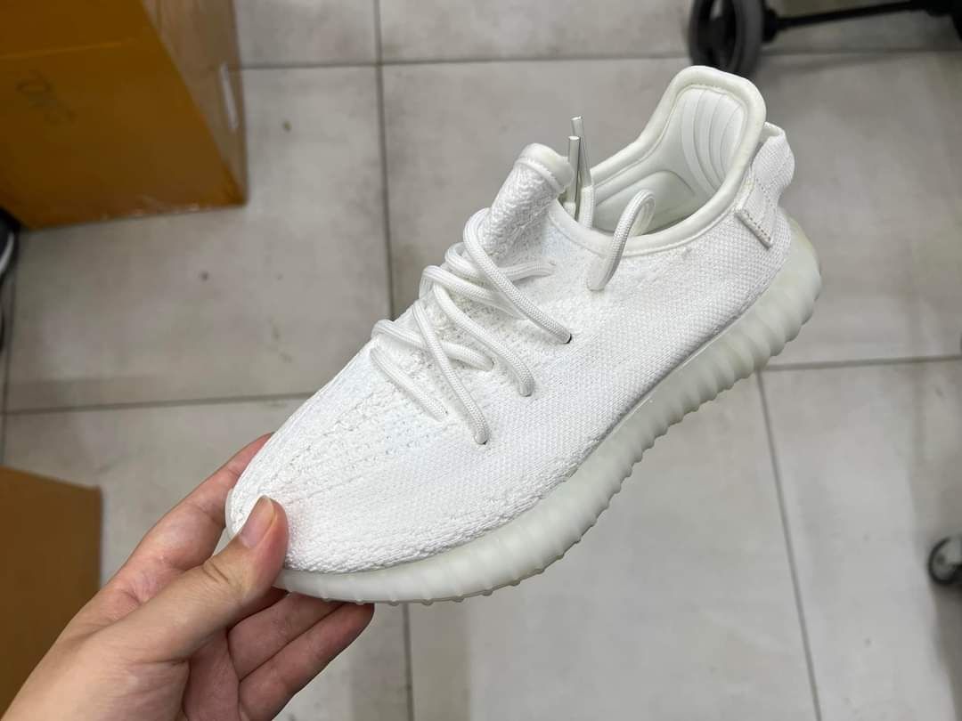 Adidas yeezy boost 350 v2,.