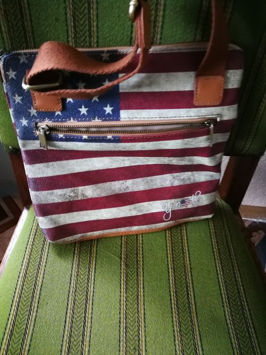 Чанта с регулируема дръжка