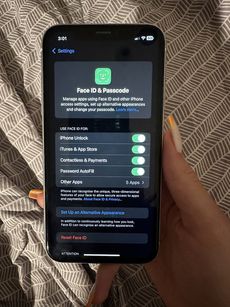 iPhone XR 64 gb,78% battery capacity