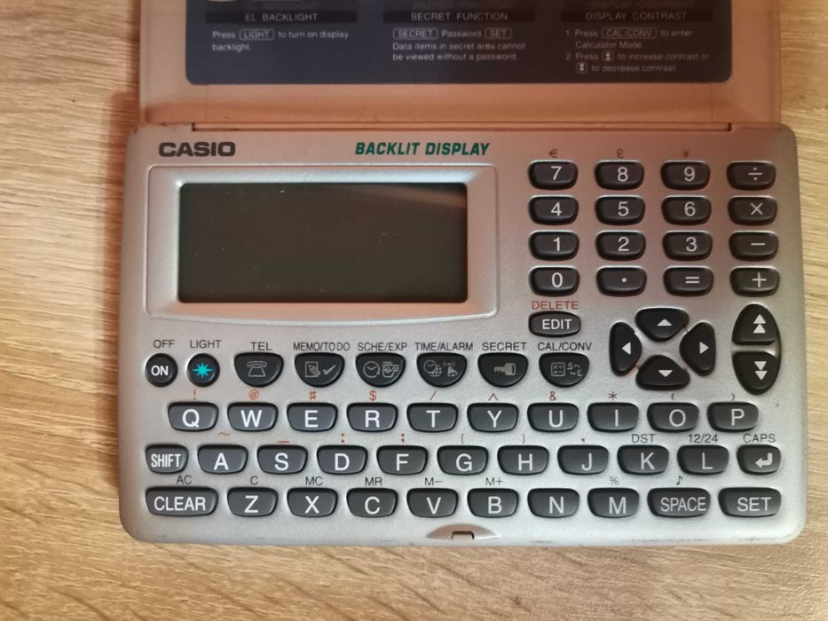 Джобен компютър Casio