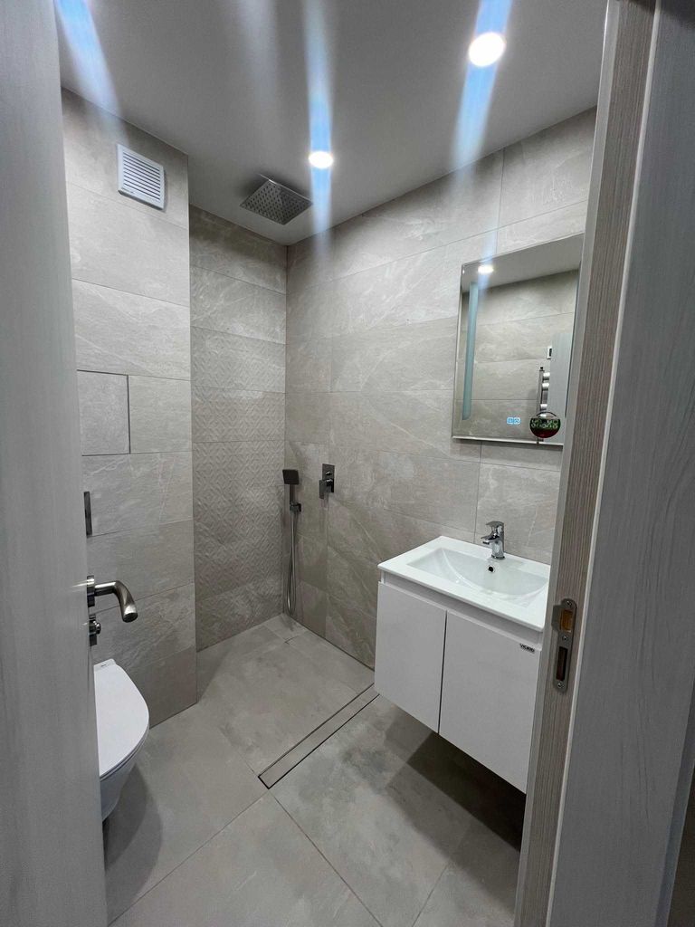 Дава се под наем Тристаен апартамент в София, Дървеница - 106 кв.м за 970 € - Снимка #2