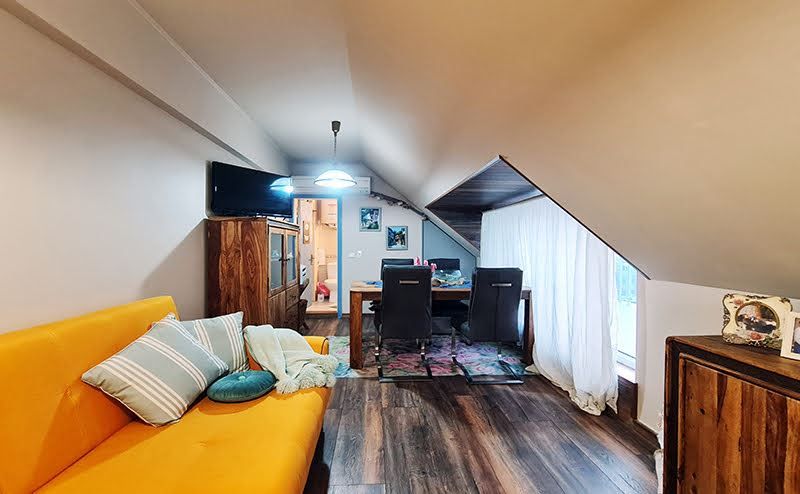 Тухла-ж.к.Трошево-Готов за Нанасяне-Обзаведен-Запад