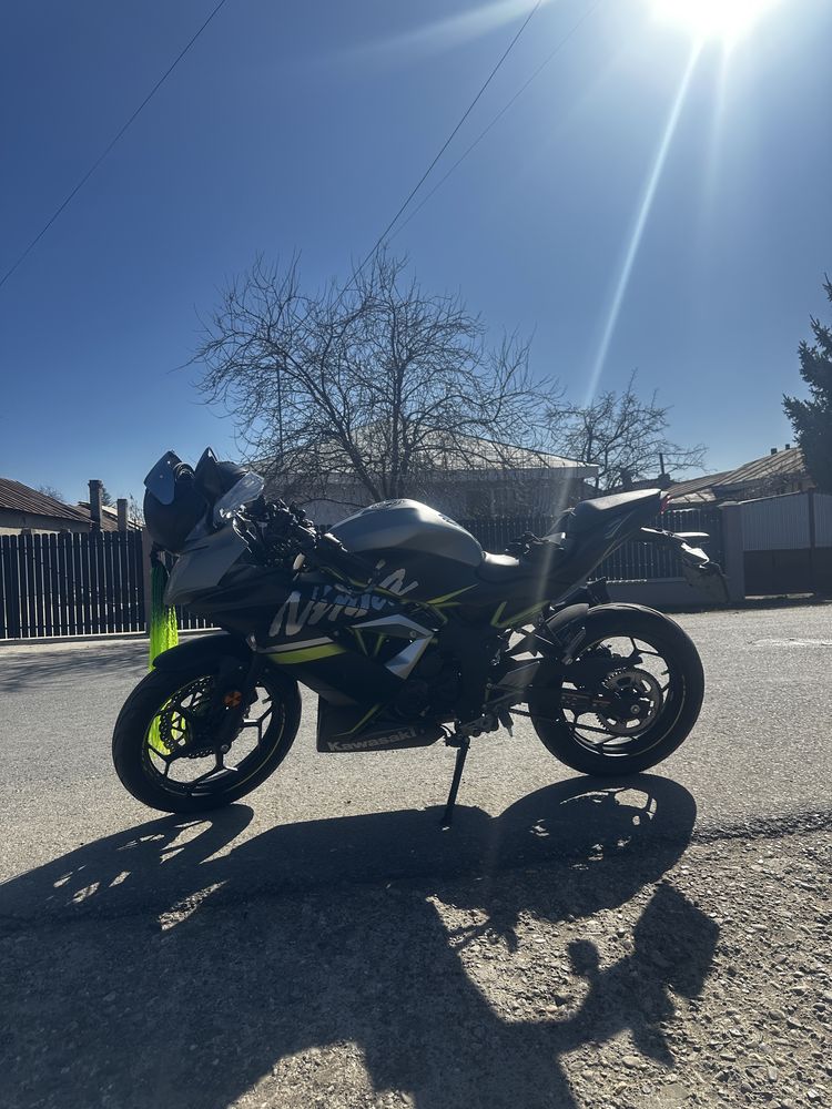 Motocicletă Kawasaki ninja 125 A1