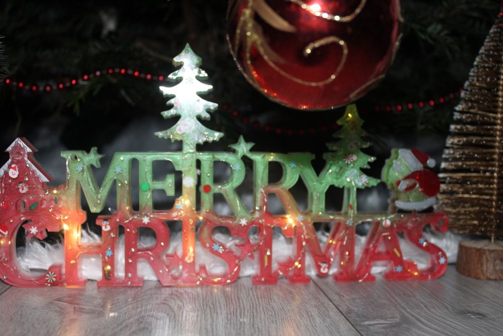 Decoratiune " Merry Christmas " realizata manual din  rasina epoxidica