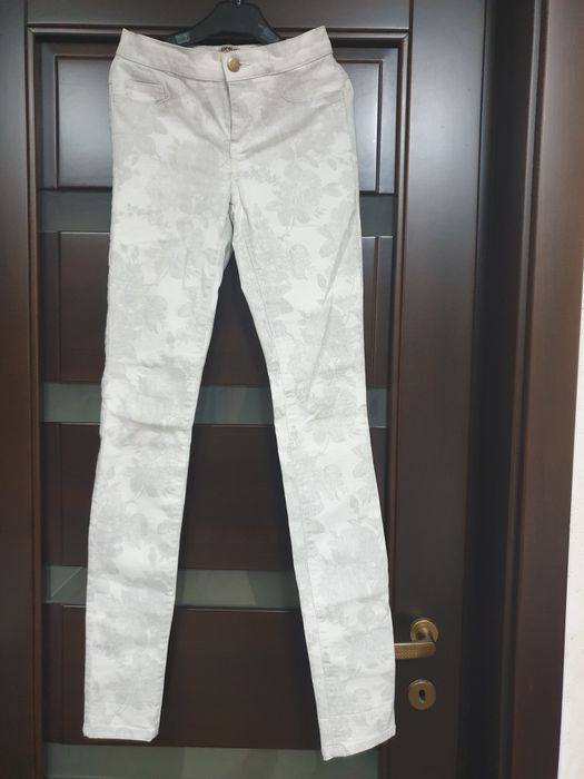 Blugi diferite mărci și modele