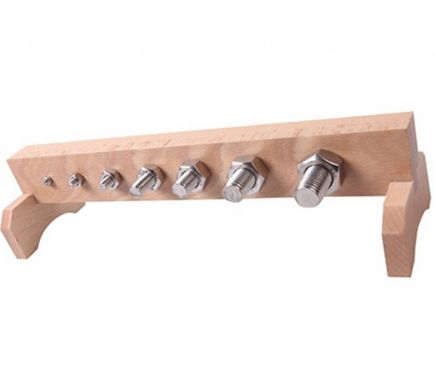 Всички Монтесори материали - метални гайки с болтове на дървена стойка