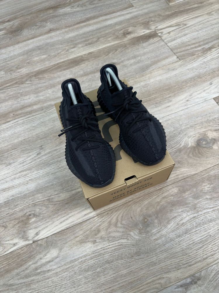 Yeezy  350 v2 ONYX