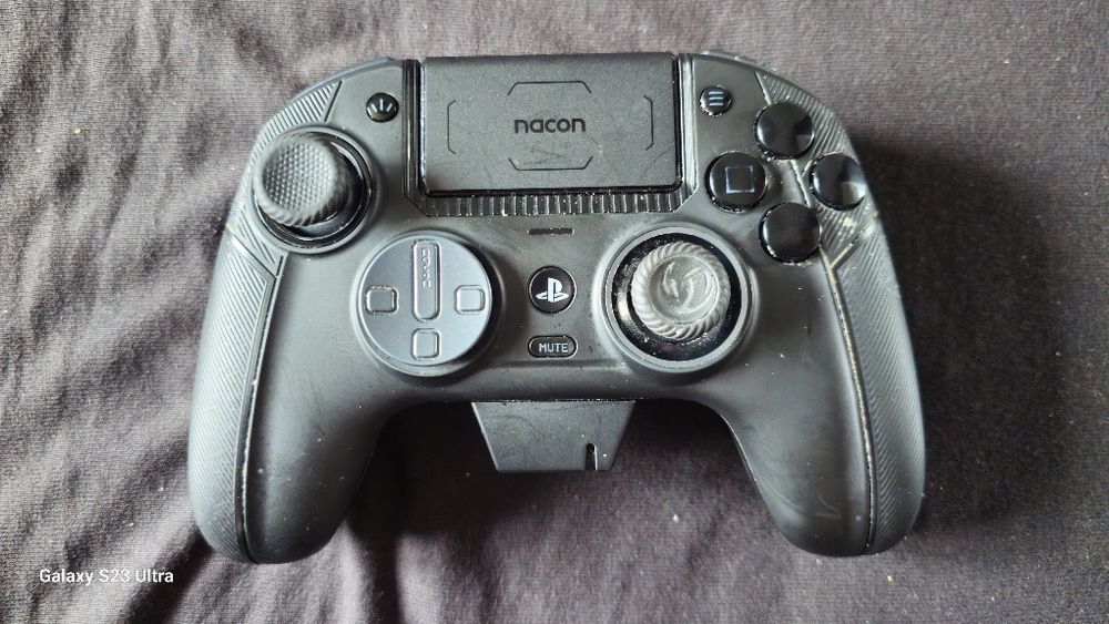 Джойстик Nacon Revolution 5 Pro