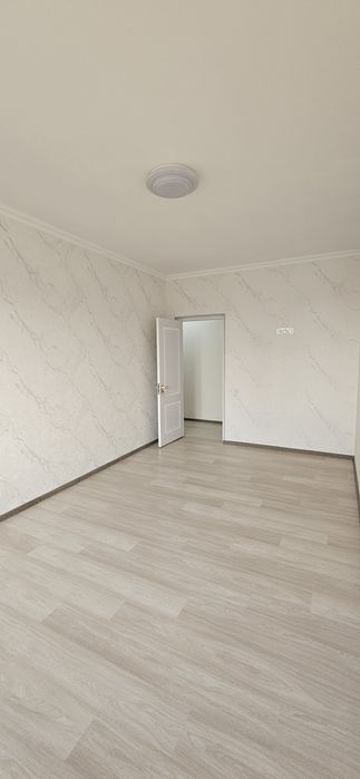 Продаю 1-комнатную квартиру в новостройке, в районе Бадамзара. Я собст