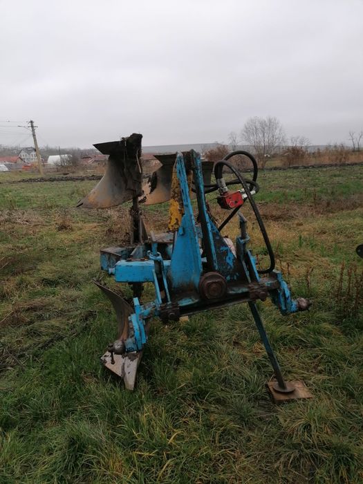 Plug cu 3 brazde reversibil LEMKEN