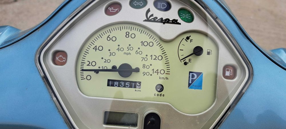 Piaggio Vespa LX125 I.E. / Import Belgia / Usor avariata / 2012