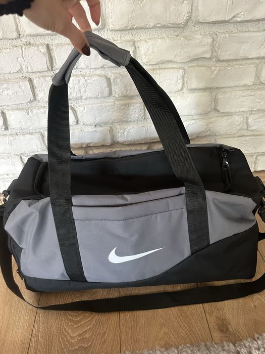 Сак , чанта за пътуване