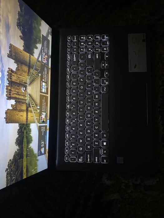 Laptop ASUS VivoBook-i7