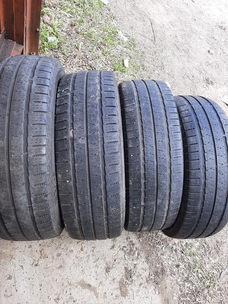 Продам шины 215/65/16С нексен
