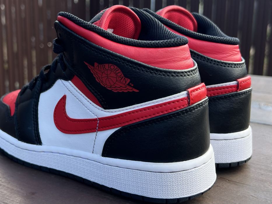 Air Jordan 1 Mid.. produs original