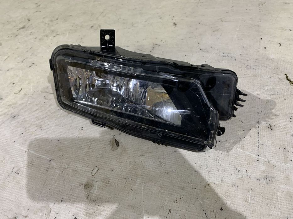 Proiector stanga VW Caddy, 2015, 2016, 2017, 2018, 2019, cod origine OE 2K5941661B.