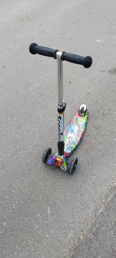 Trotineta  Scooter in stare perfecta (detin si cutia ei)