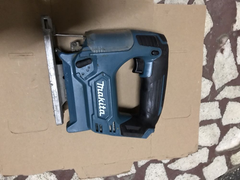 Fierăstrău Pendular Makita Li-Ion 10.8V JV101D CXT