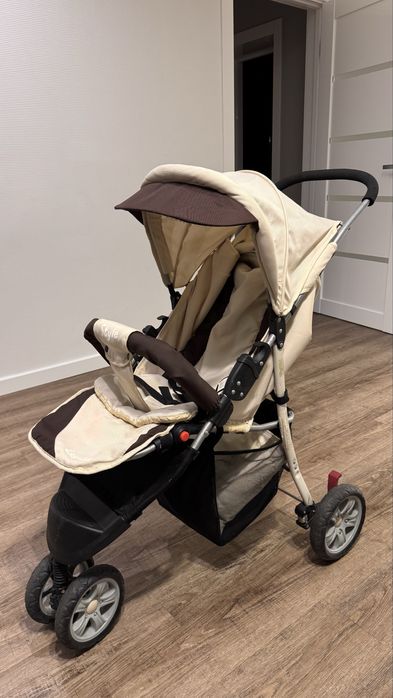 Коляска прогулочная