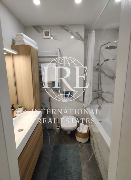 Продава се Тристаен апартамент в Варна, Бриз - 114 кв.м за 3422 €/кв.м - Снимка #7