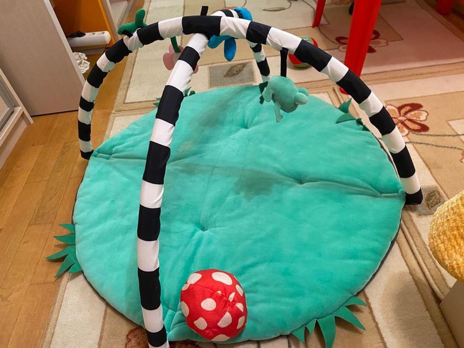 Saltelute de joaca bebeluși