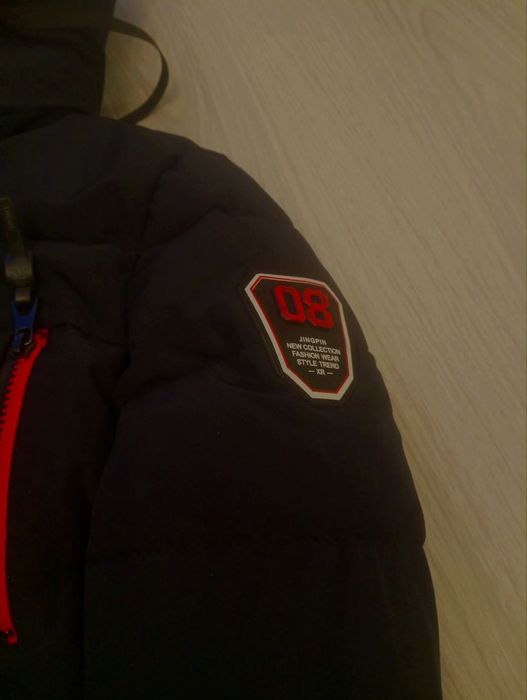 Теплая зимняя куртка на 7,8,9 лет!