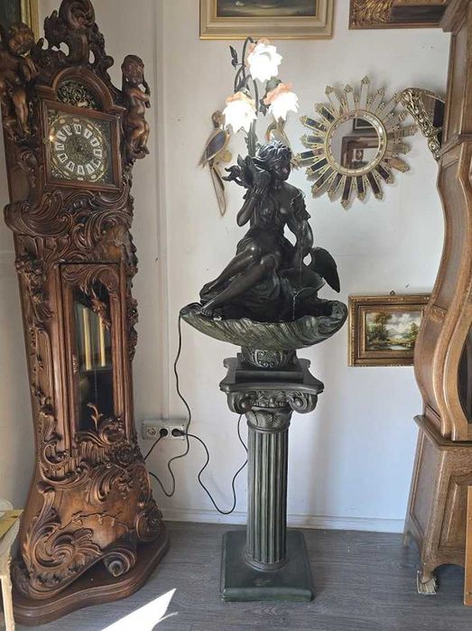 Fântână arteziană decorativă cu lampă, stil Art Nouveau