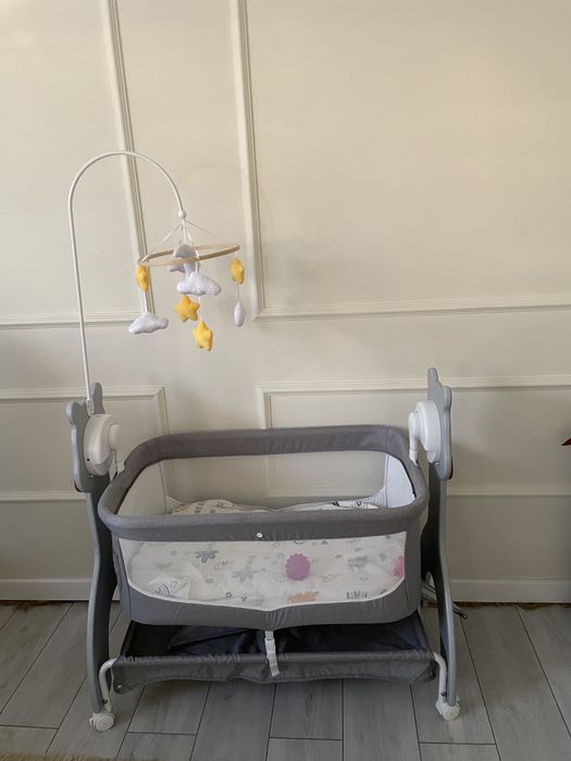 Кровать Манеж. С музыкой и с автоукачиванием