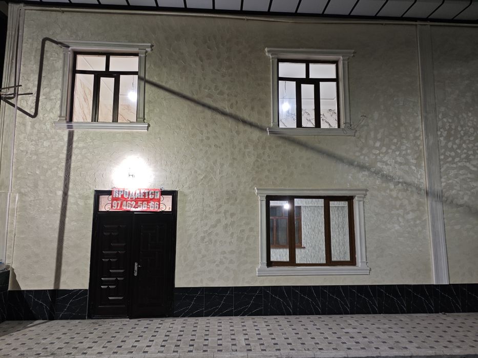 Уч кахрамон постидан 5 км шурода. Коттедж 5 хона 2 этаж