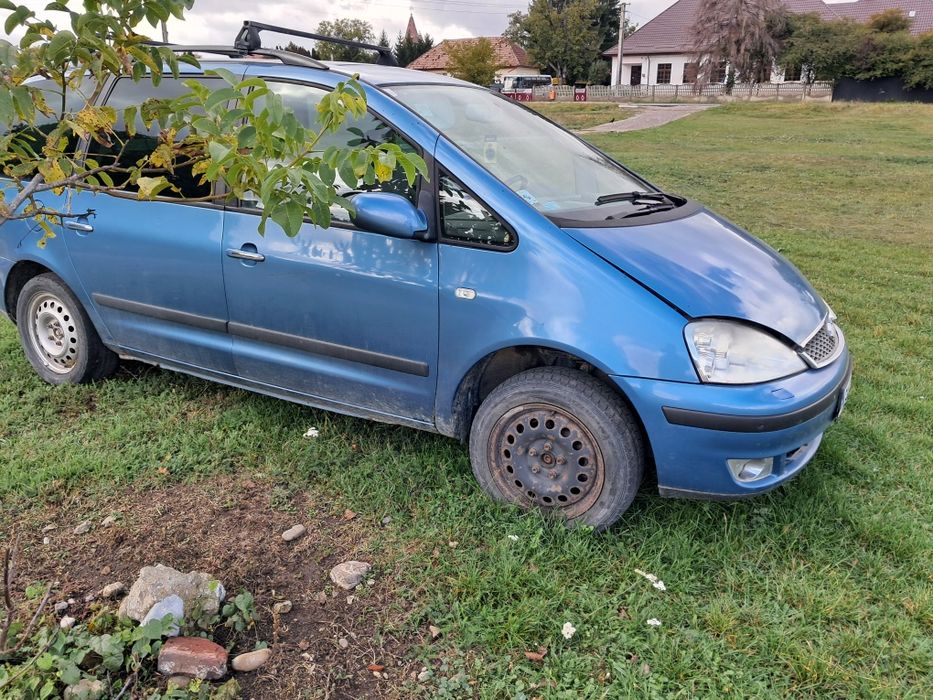 Ford galaxy avariat