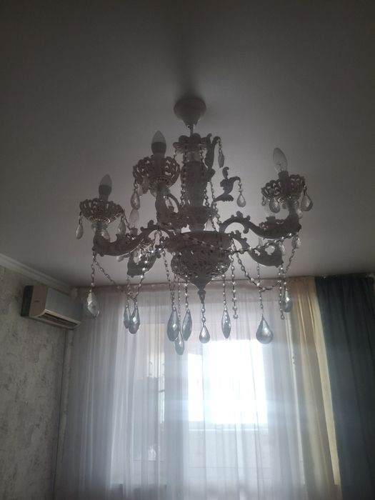 Продам люстру...