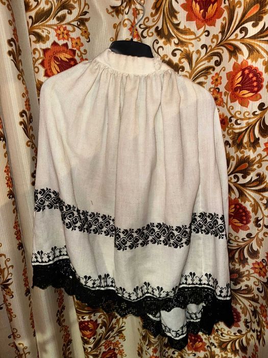 Poale traditionale românești cusute manual