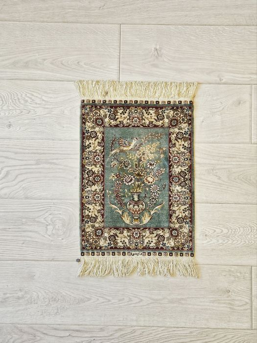 Килим Hereke Копринено искустово.