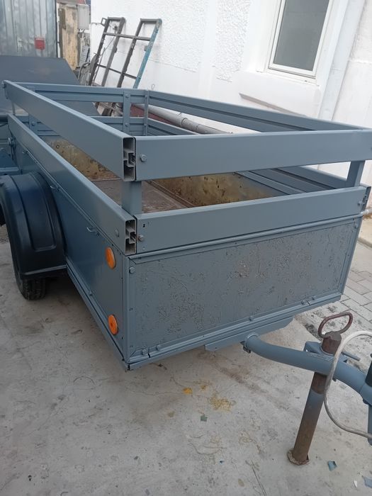 Remorca auto.          .